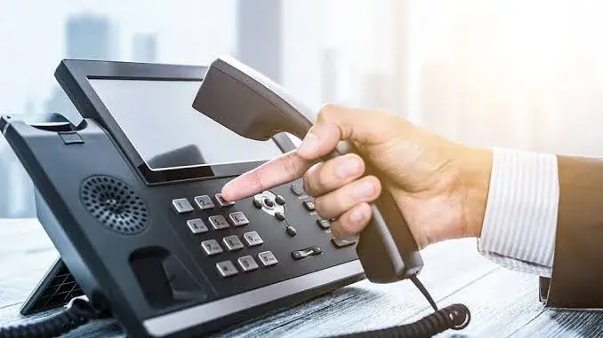 Cloud-Telefonanlage vs. On-Premise: Vergleich für Schweizer KMU 2026